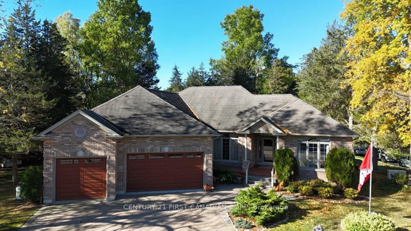 10145 Merrywood Dr, Lambton Shores, N0M 1T0 | Image 2