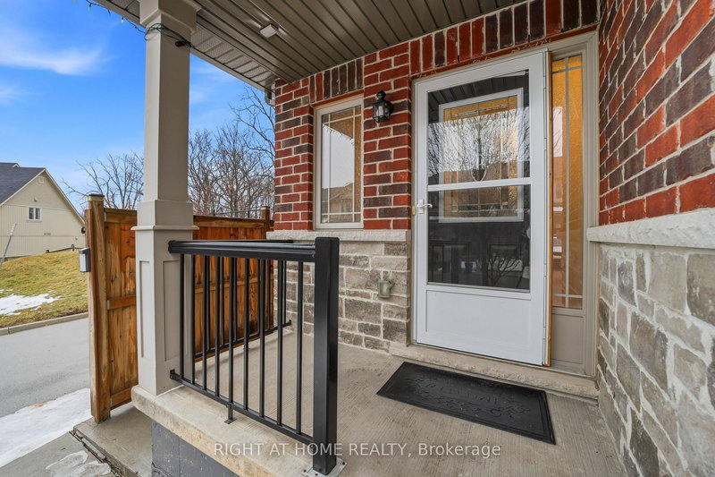 32 Rolling Lane, Hamilton, L8K 0A1 | Image 3