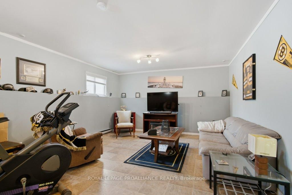 Detached House for sale at 8 Birch Street, Quinte West, Ontario, K8V 6J1 - Trenton Ward - MLS: X12833244