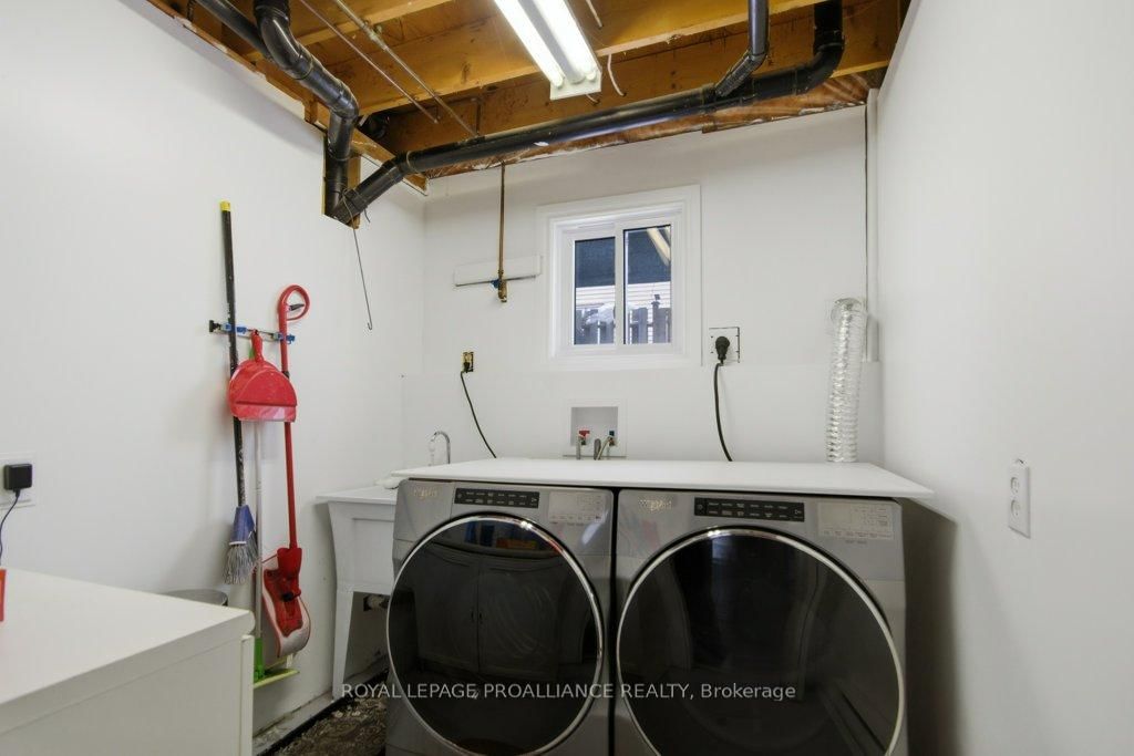 Detached House for sale at 8 Birch Street, Quinte West, Ontario, K8V 6J1 - Trenton Ward - MLS: X12833244