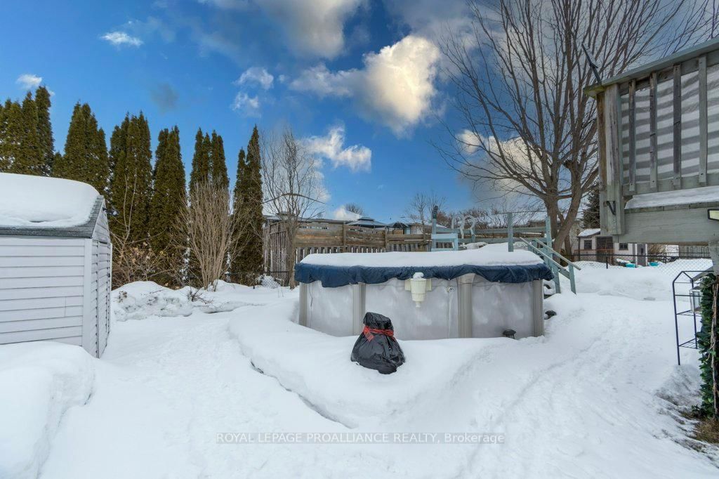 Detached House for sale at 8 Birch Street, Quinte West, Ontario, K8V 6J1 - Trenton Ward - MLS: X12833244