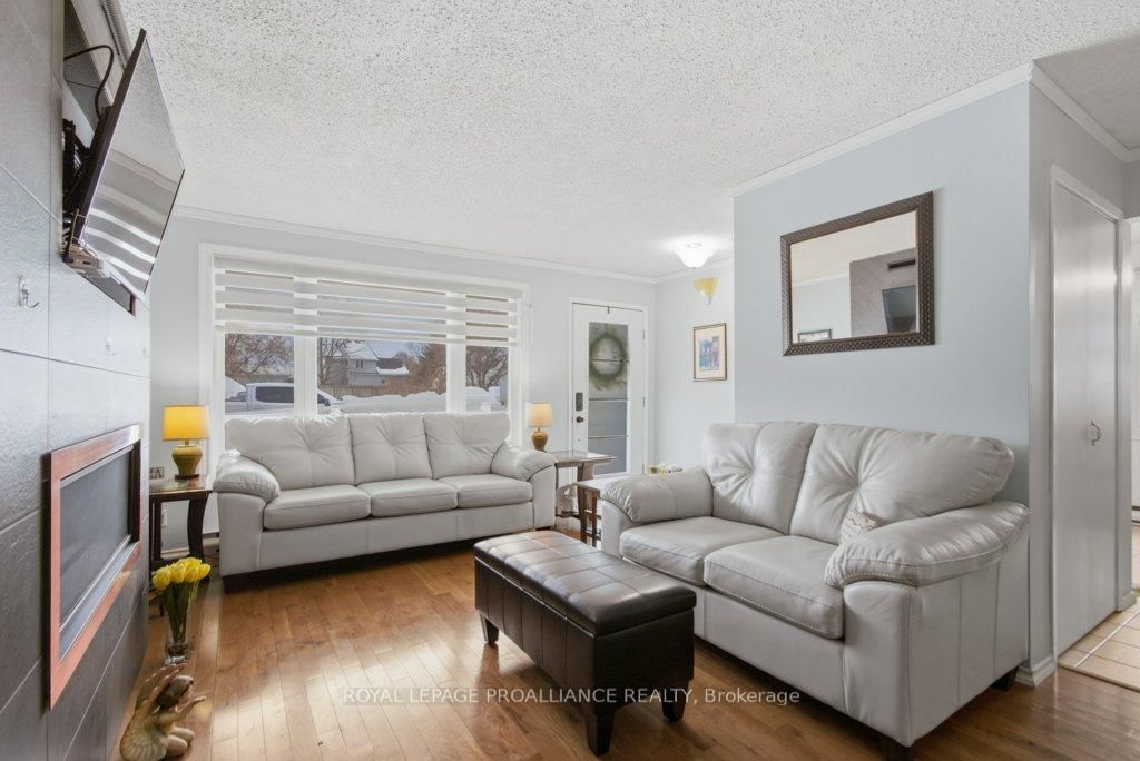 Detached House for sale at 8 Birch Street, Quinte West, Ontario, K8V 6J1 - Trenton Ward - MLS: X12833244