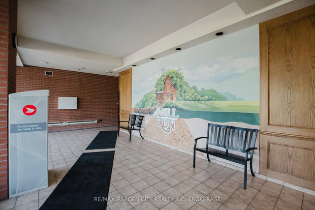 307 - 7 Gale Crescent