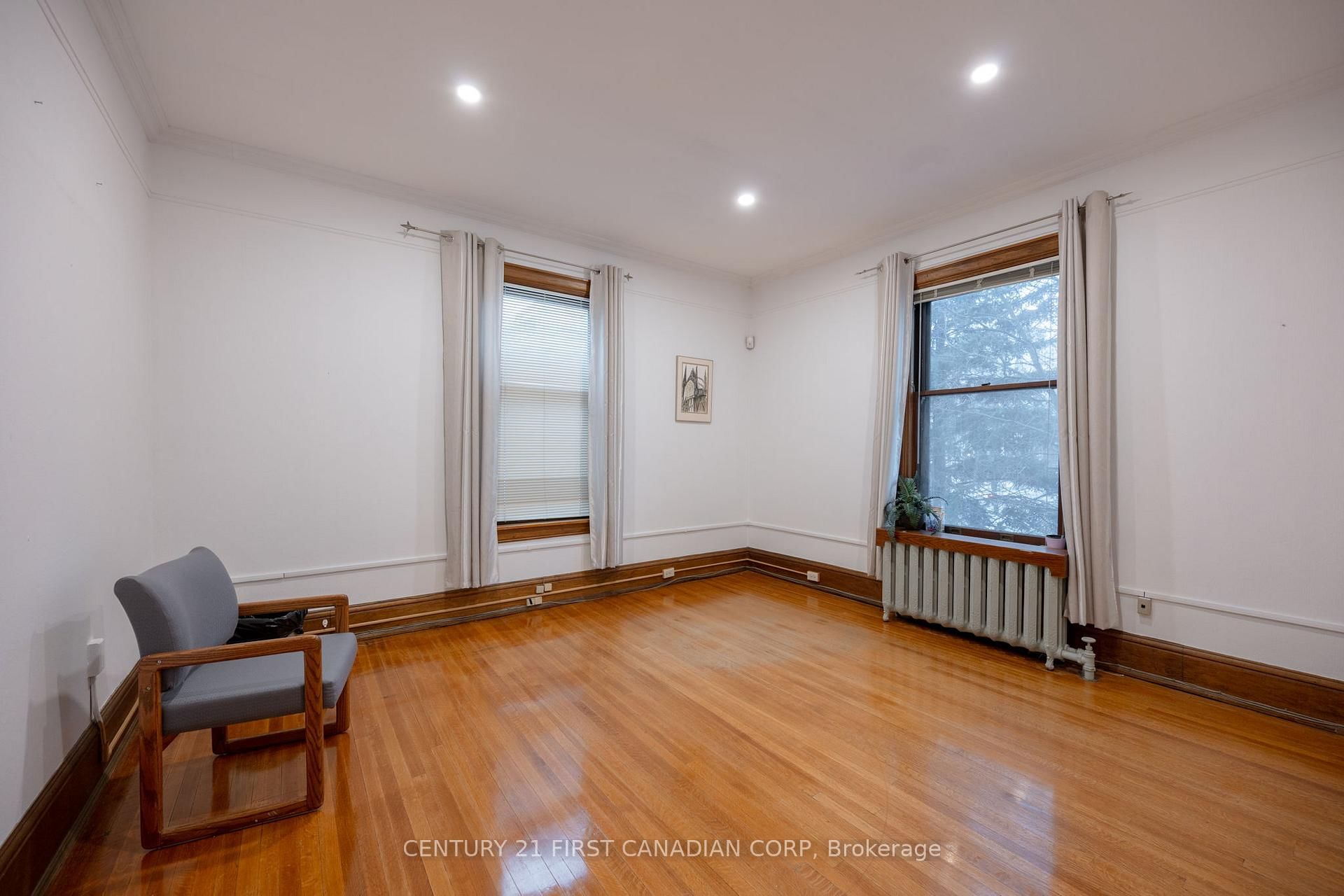 400 Queens Avenue, Unit 2