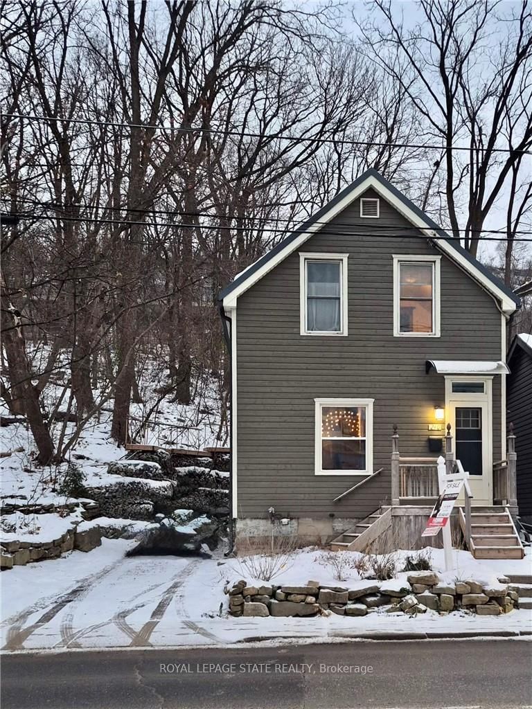 Detached House for sale at 210 Charlton Avenue, Hamilton, Ontario, L8N 1Z1 - Corktown - MLS: X12833514