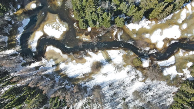 1086 Stothart Creek Road