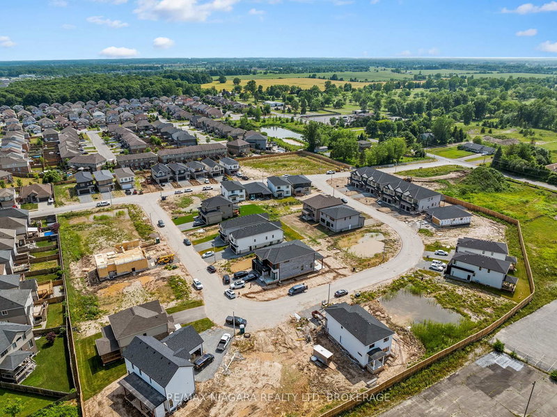 8885 ANGIE Dr, Niagara Falls, L2H 0H9 | Image 3