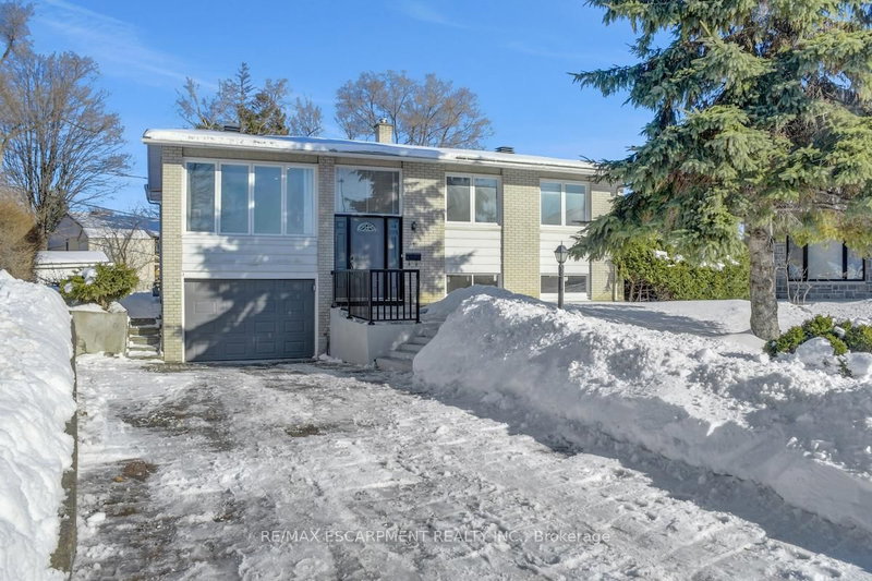 31 BELLFIELD St, Ottawa, K2B 6K7 | Image 3