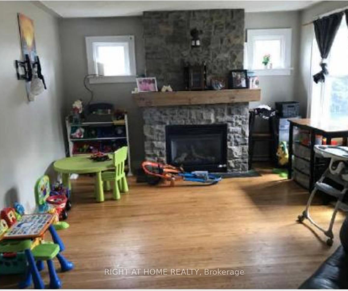 Detached House for sale at 38 Washington Street, Brant, Ontario, N3L 2A7 - Paris - MLS: X12834274