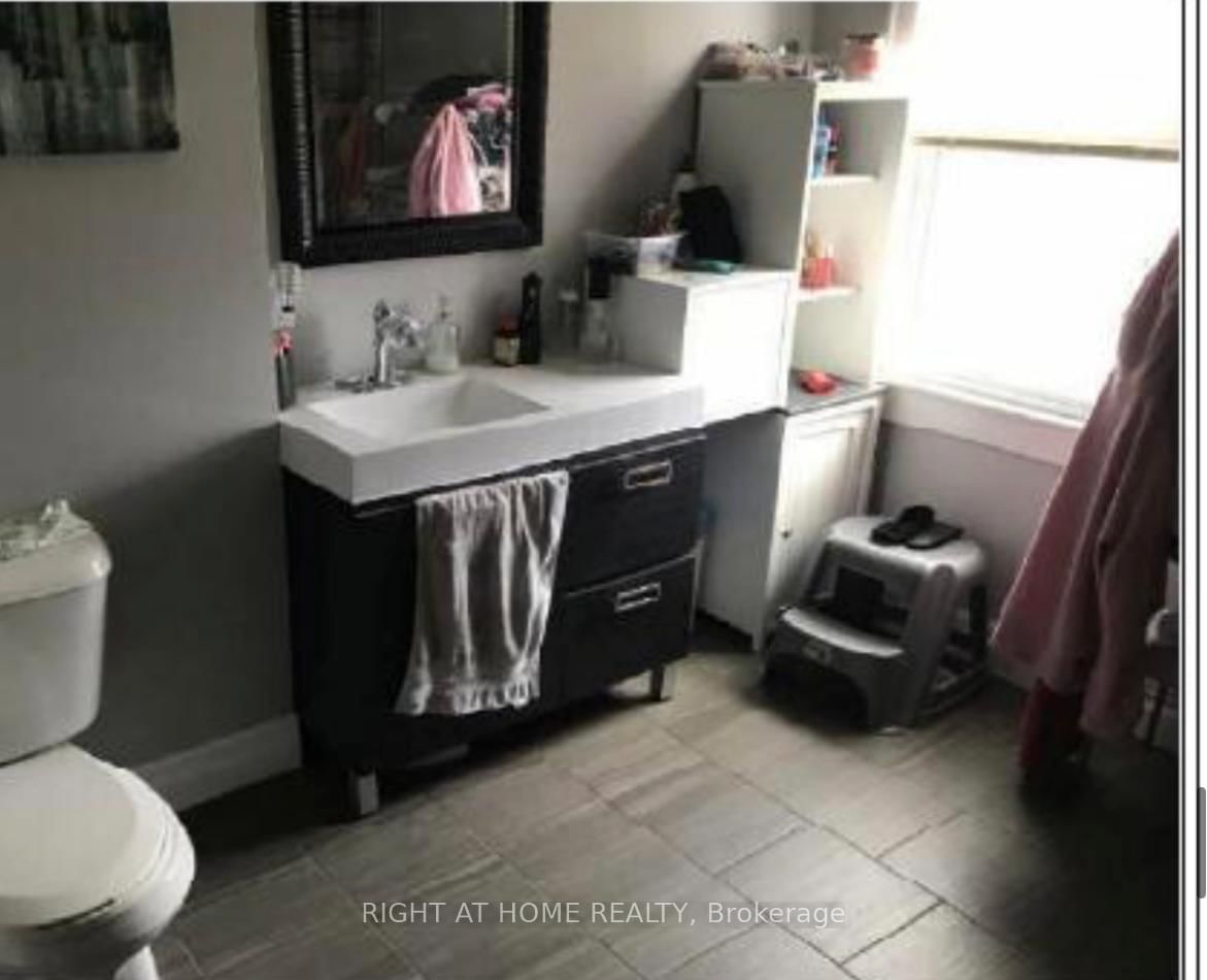 Detached House for sale at 38 Washington Street, Brant, Ontario, N3L 2A7 - Paris - MLS: X12834274