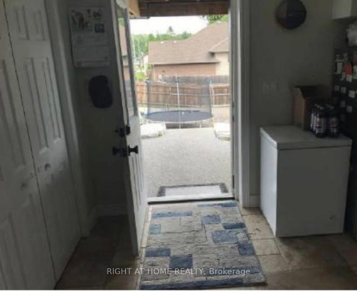 Detached House for sale at 38 Washington Street, Brant, Ontario, N3L 2A7 - Paris - MLS: X12834274