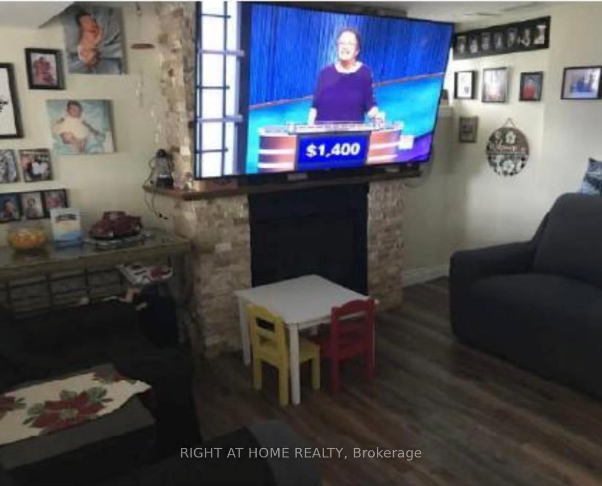 Detached House for sale at 38 Washington Street, Brant, Ontario, N3L 2A7 - Paris - MLS: X12834274