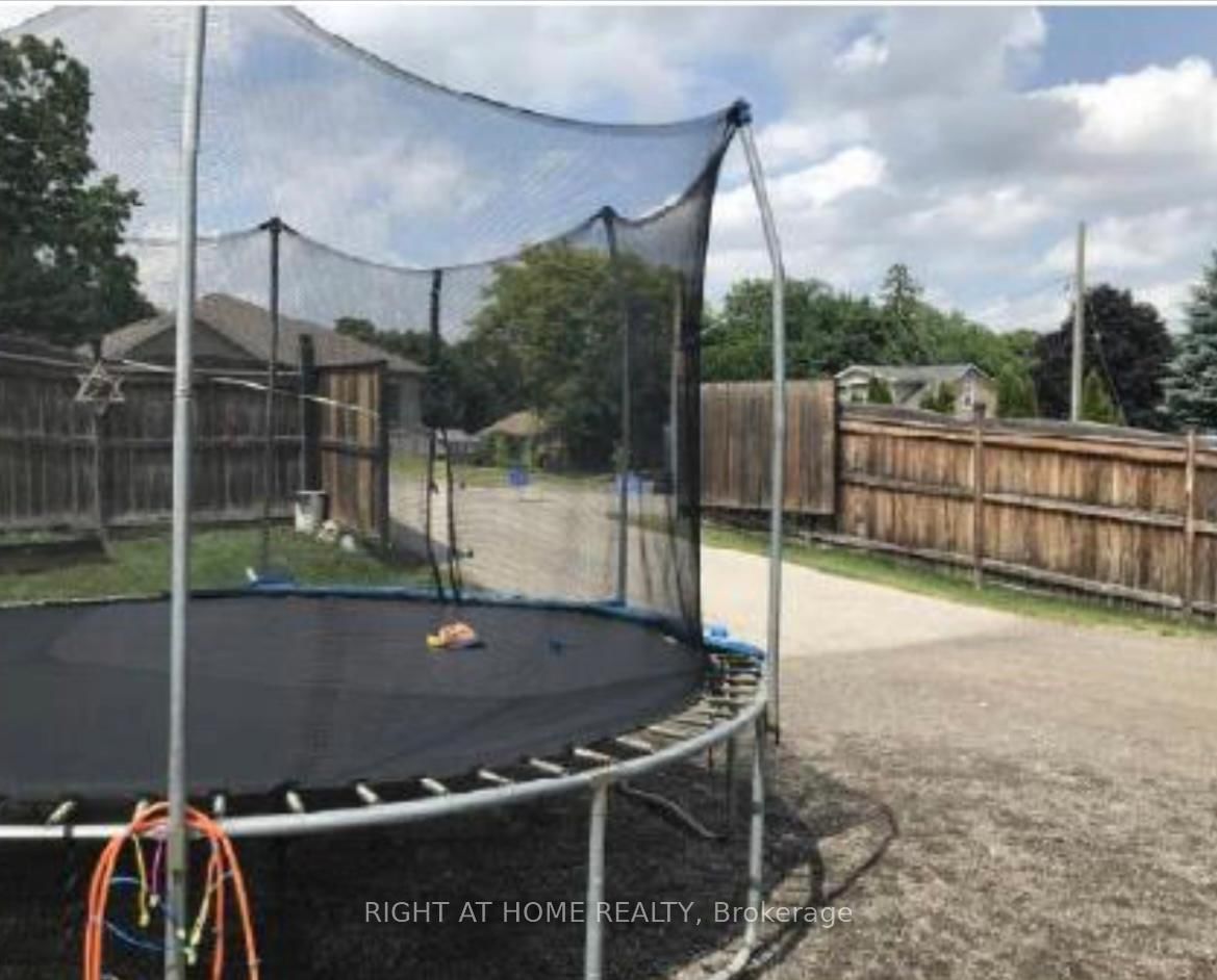 Detached House for sale at 38 Washington Street, Brant, Ontario, N3L 2A7 - Paris - MLS: X12834274