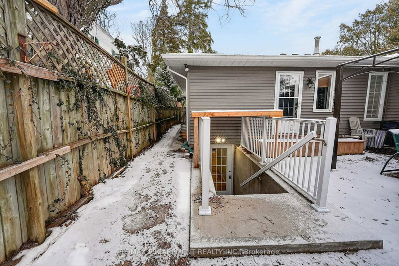 Lower - 214 Main St E, Grimsby, L3M 1P6 | Image 3