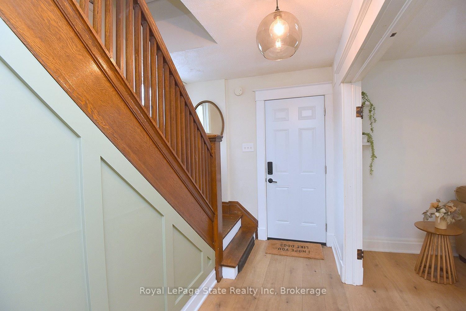 Detached House for sale at 24 Fitzgerald Street, St. Catharines, Ontario, L2R 4B3 - Downtown - MLS: X12834752