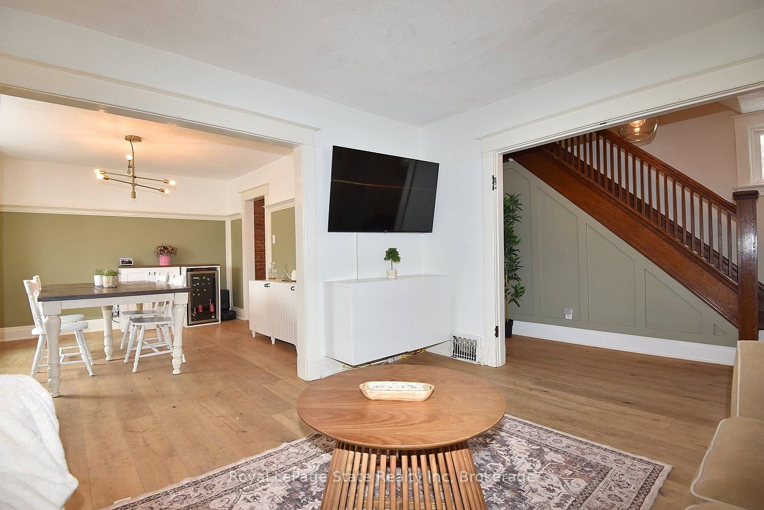 Detached House for sale at 24 Fitzgerald Street, St. Catharines, Ontario, L2R 4B3 - Downtown - MLS: X12834752