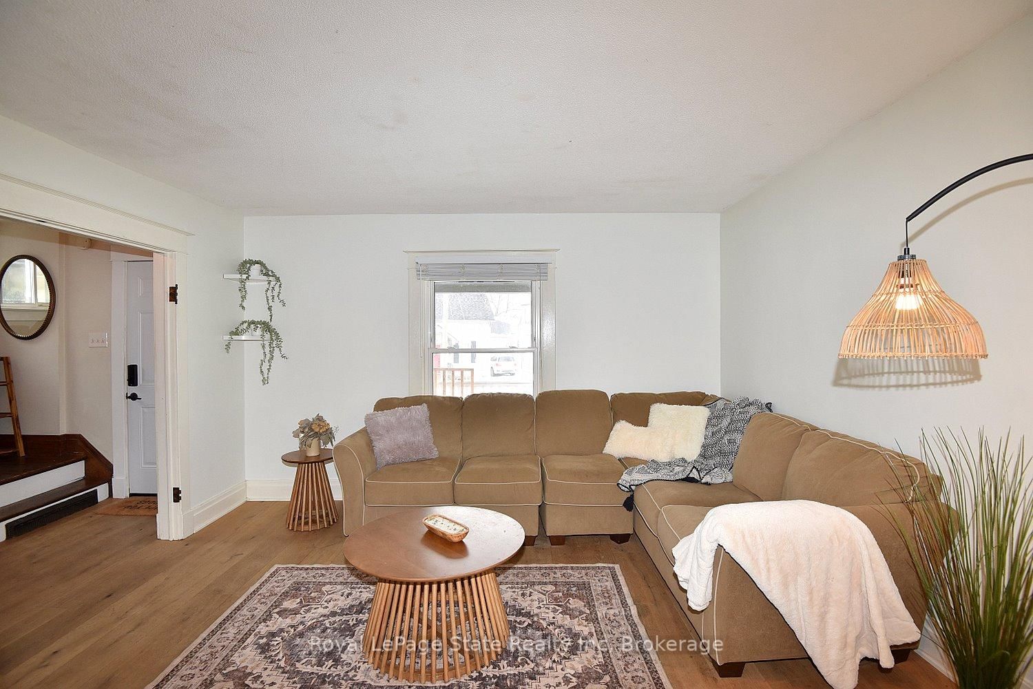 Detached House for sale at 24 Fitzgerald Street, St. Catharines, Ontario, L2R 4B3 - Downtown - MLS: X12834752