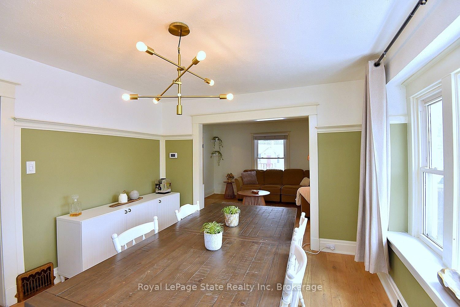 Detached House for sale at 24 Fitzgerald Street, St. Catharines, Ontario, L2R 4B3 - Downtown - MLS: X12834752