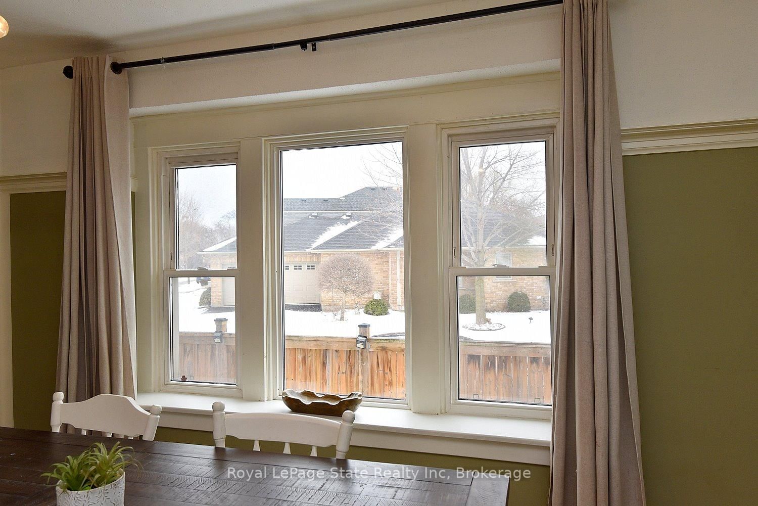 Detached House for sale at 24 Fitzgerald Street, St. Catharines, Ontario, L2R 4B3 - Downtown - MLS: X12834752