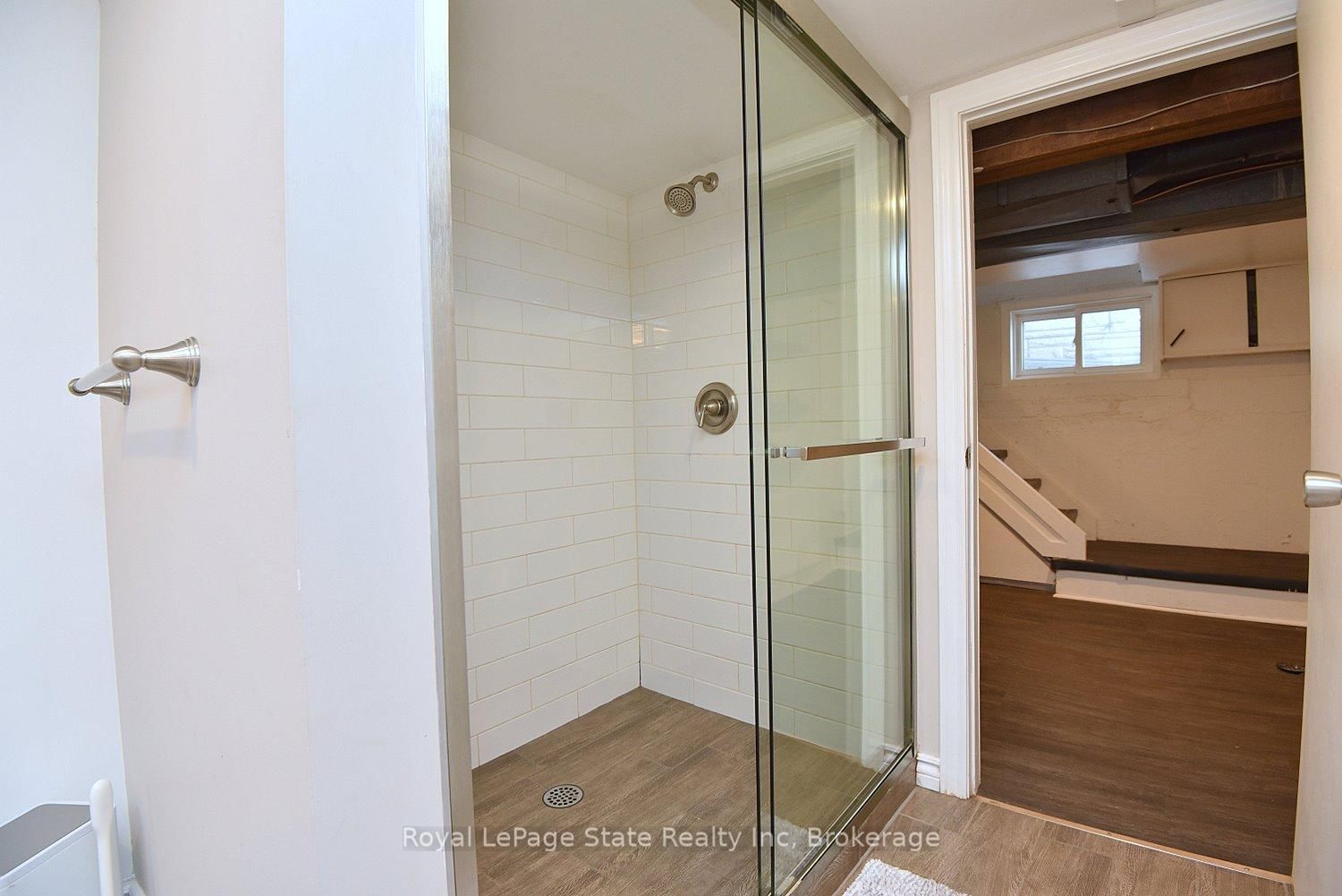 Detached House for sale at 24 Fitzgerald Street, St. Catharines, Ontario, L2R 4B3 - Downtown - MLS: X12834752