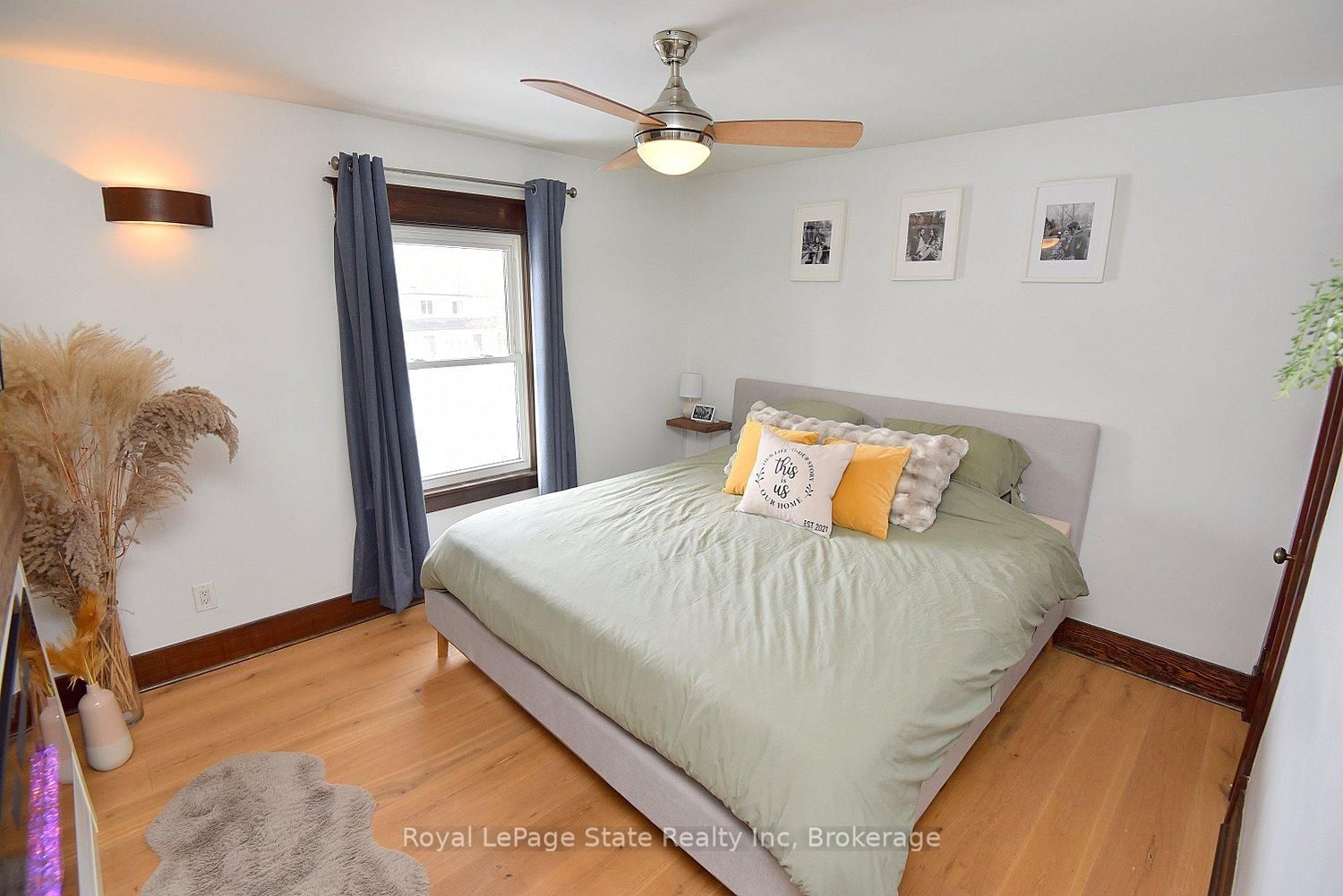 Detached House for sale at 24 Fitzgerald Street, St. Catharines, Ontario, L2R 4B3 - Downtown - MLS: X12834752