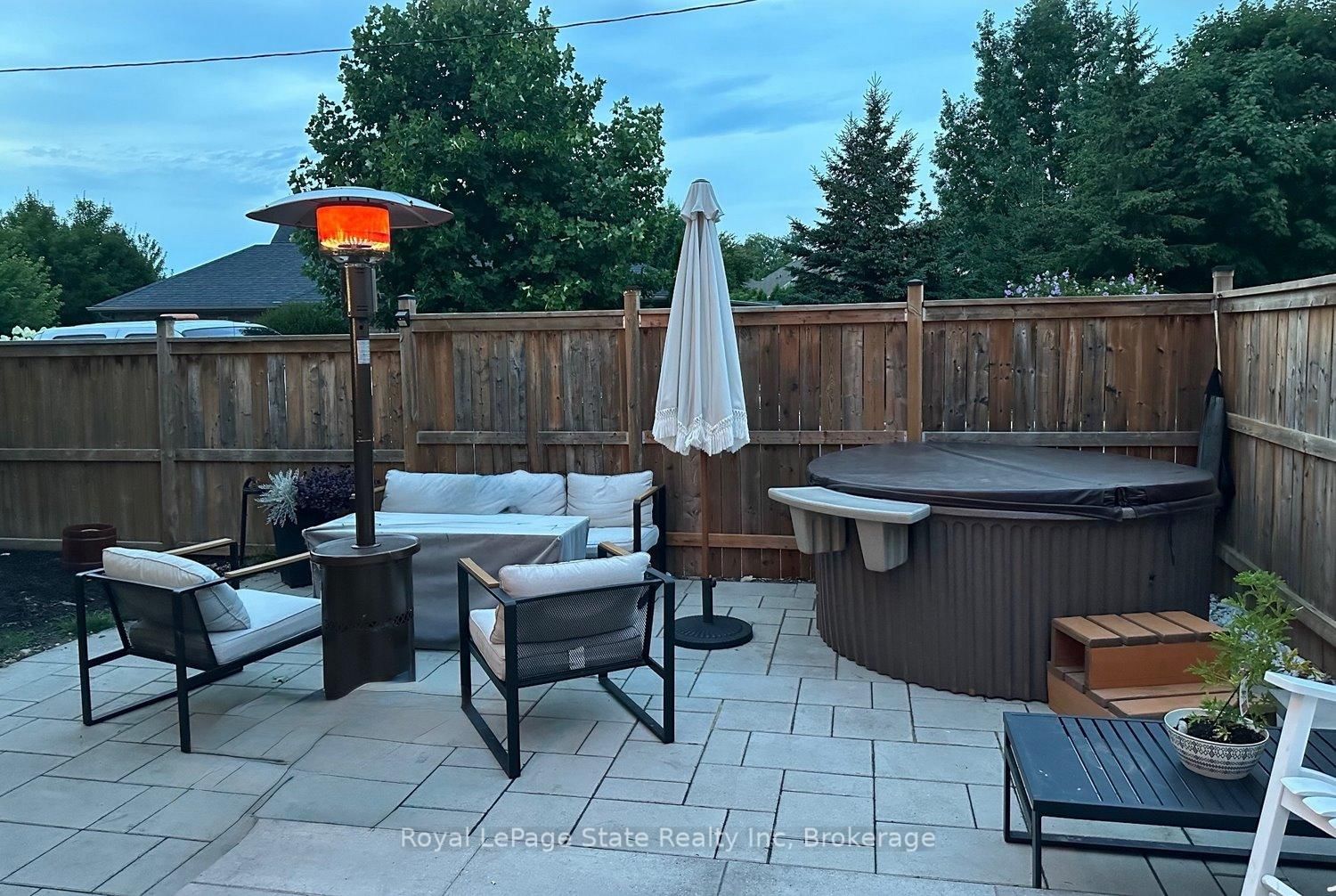 Detached House for sale at 24 Fitzgerald Street, St. Catharines, Ontario, L2R 4B3 - Downtown - MLS: X12834752