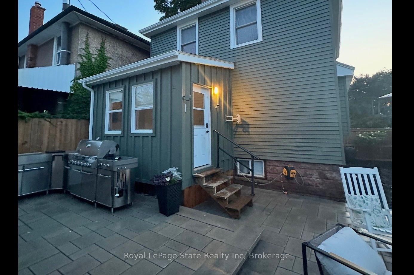 Detached House for sale at 24 Fitzgerald Street, St. Catharines, Ontario, L2R 4B3 - Downtown - MLS: X12834752
