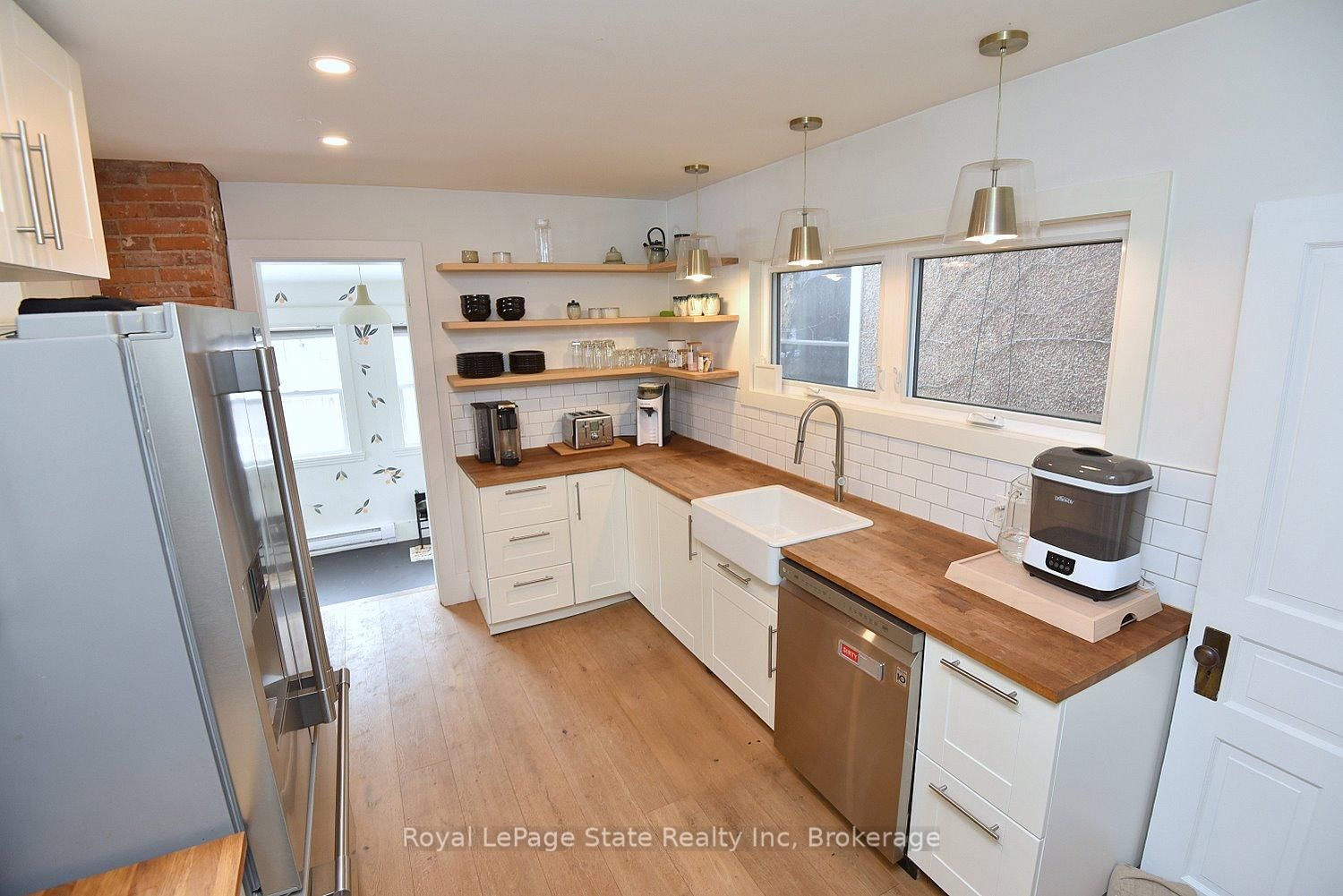 Detached House for sale at 24 Fitzgerald Street, St. Catharines, Ontario, L2R 4B3 - Downtown - MLS: X12834752