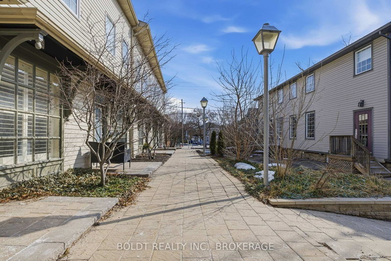 8 - 49 ONTARIO St, Grimsby, L3M 3H2 | Image 2