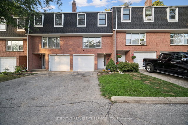 22 - 100 Bluevale Street N