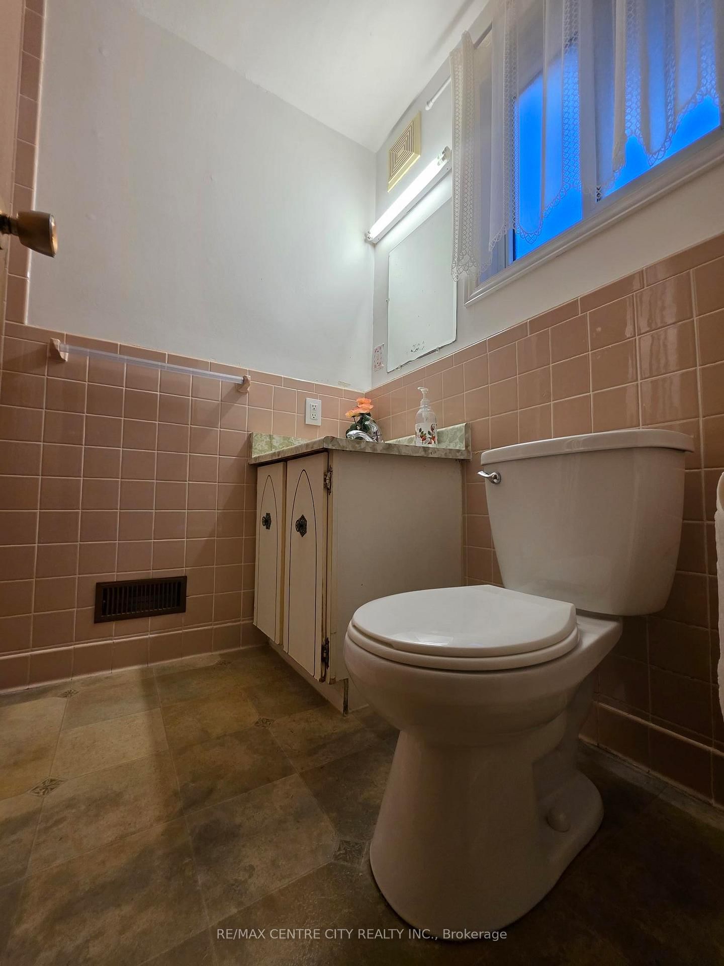 Detached House for sale at 405 Rippleton Road, London North, Ontario, N6G 1M3 - North K - MLS: X12834976