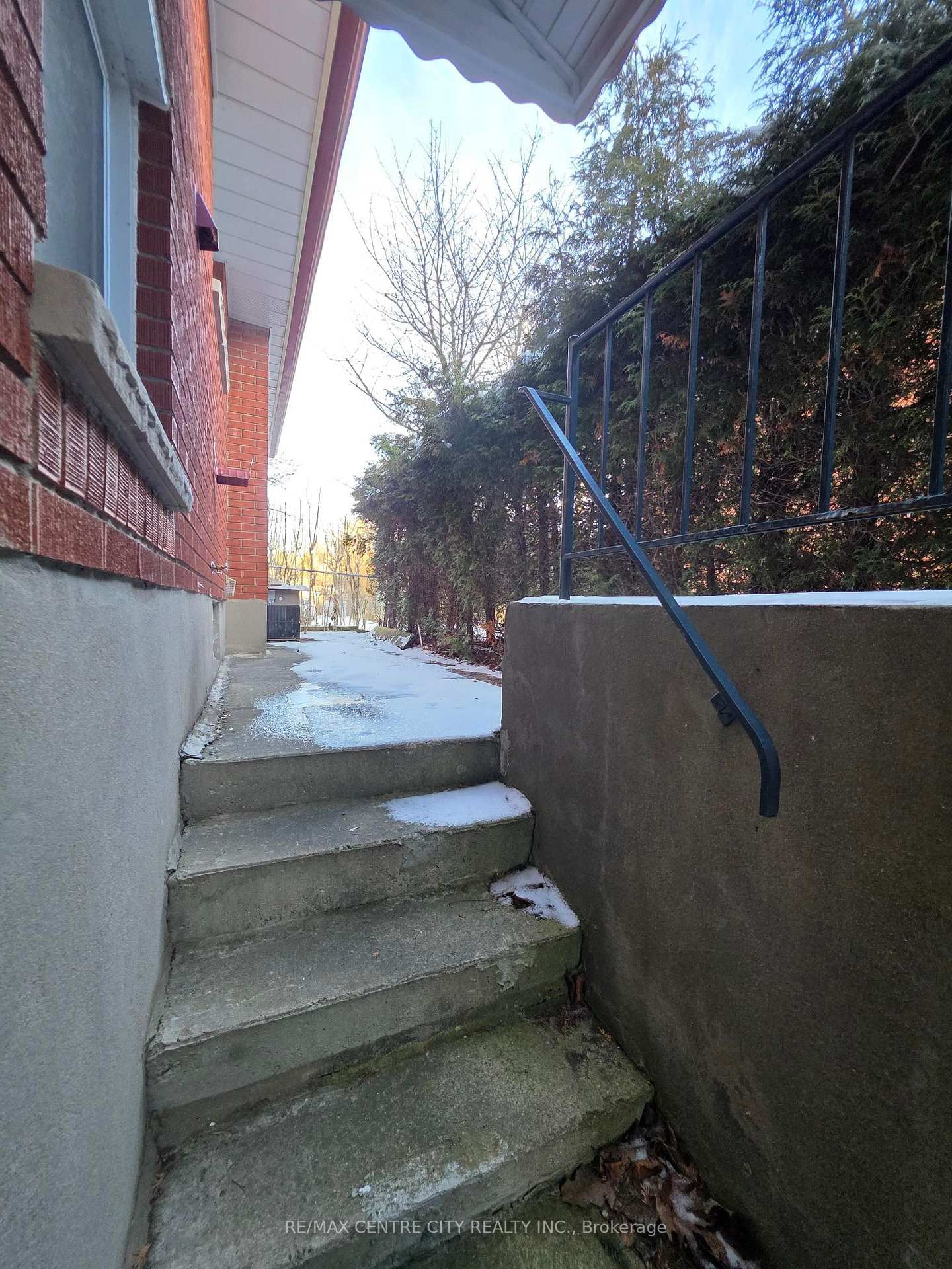 Detached House for sale at 405 Rippleton Road, London North, Ontario, N6G 1M3 - North K - MLS: X12834976