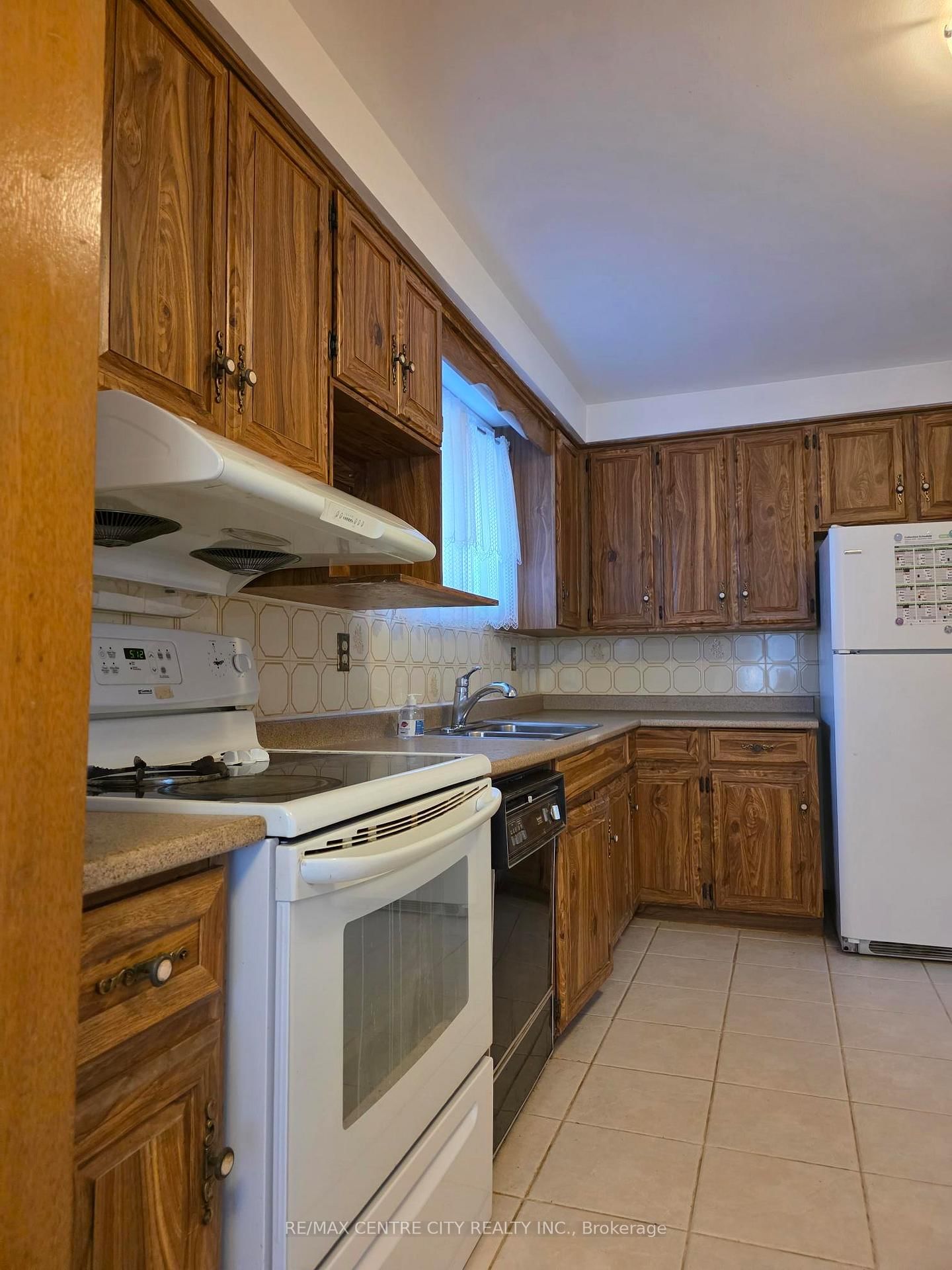 Detached House for sale at 405 Rippleton Road, London North, Ontario, N6G 1M3 - North K - MLS: X12834976