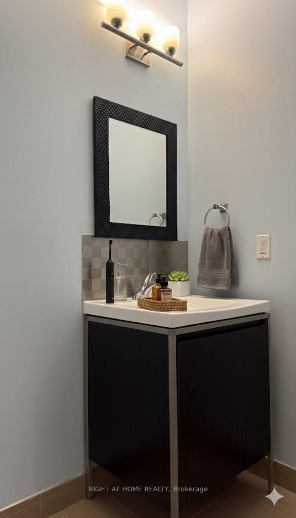 Condo for sale at 102-50 Murray Street, Hamilton, Ontario, L8L 1B3 - Central - MLS: X12835022