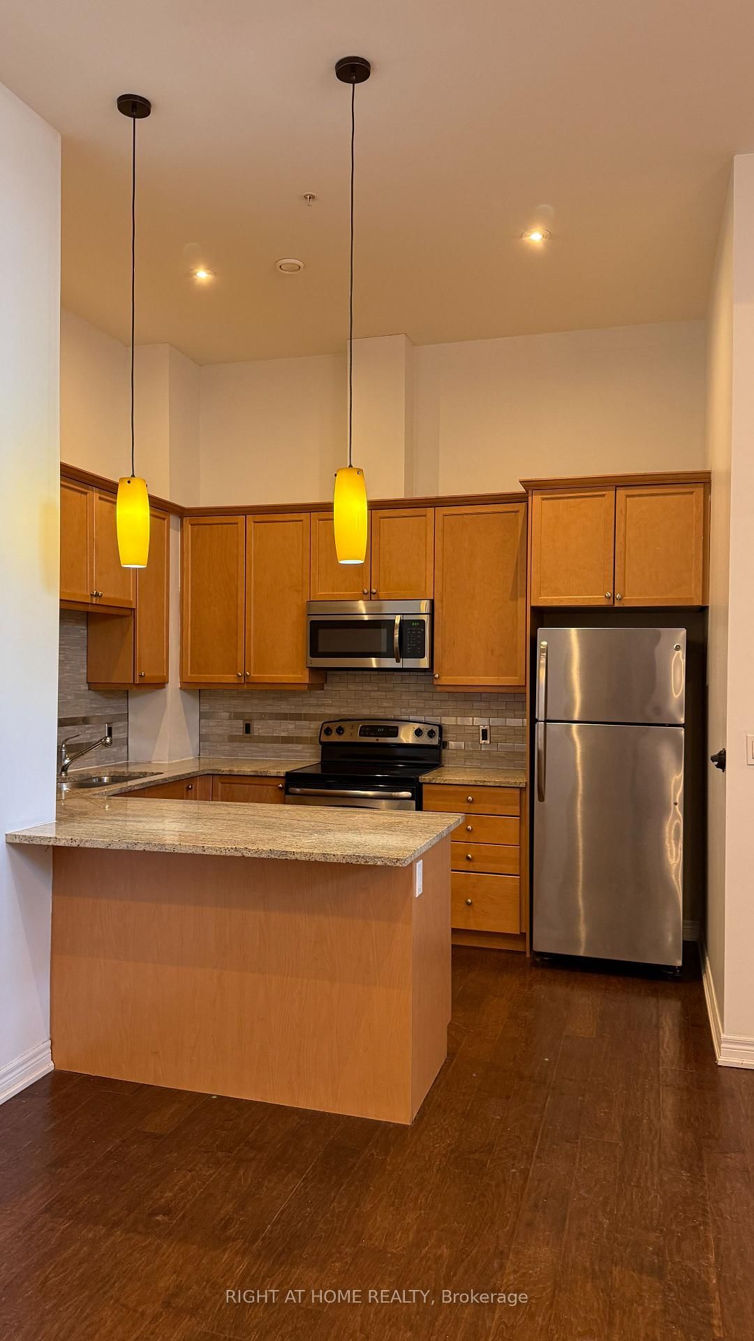 Condo for sale at 102-50 Murray Street, Hamilton, Ontario, L8L 1B3 - Central - MLS: X12835022