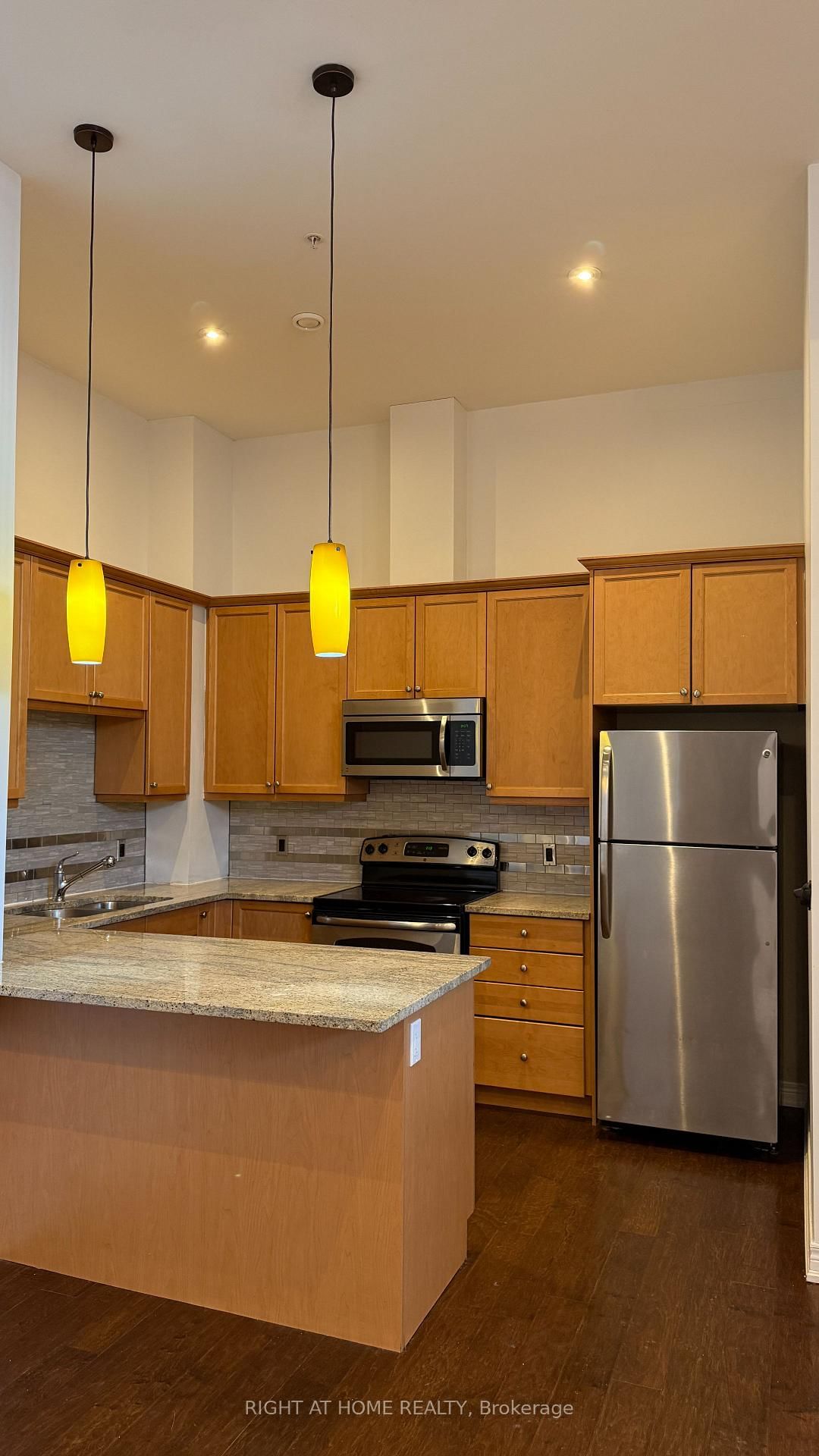 50 Murray Street W, Unit 102 - Photo 8