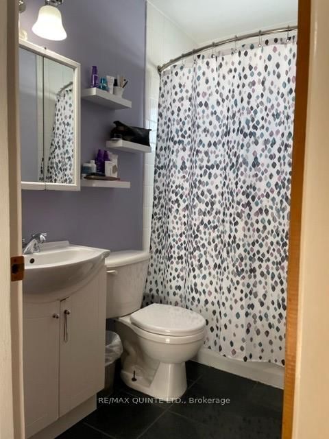 Detached House for sale at 42 Fourth Avenue, Quinte West, Ontario, K8V 5H7 - Trenton Ward - MLS: X12835172