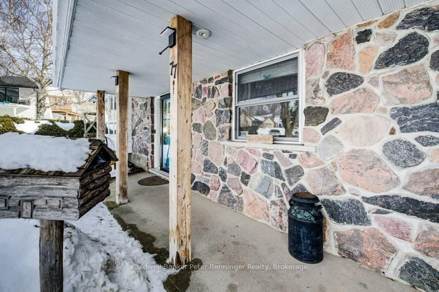 77 2nd Street Crescent