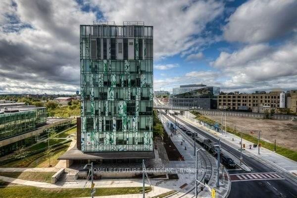 1712 - 1 Victoria Street S