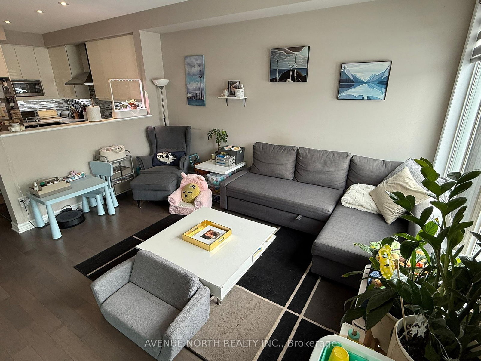 Listing Image 12