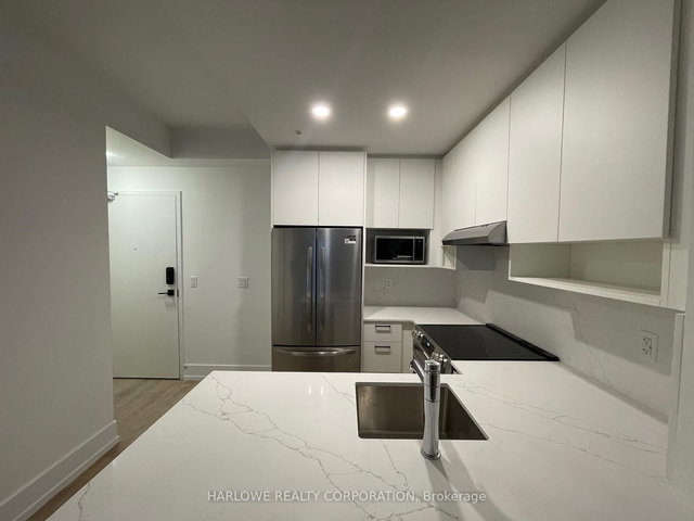 904 - 206 King Street W