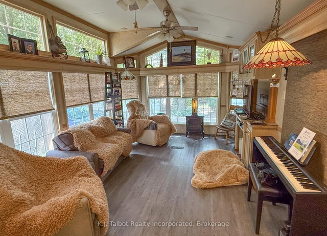 36 BEACON LN - 77719 BLUEWATER Highway