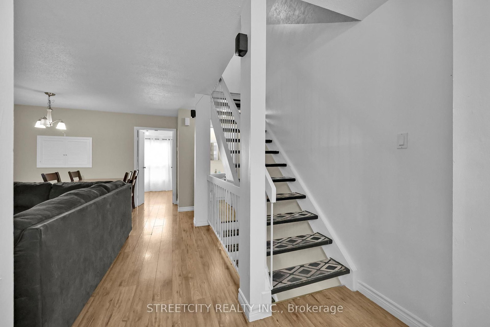 Townhouse for sale at 8-253 Taylor Street, London East, Ontario, N5Y 2J6 - East C - MLS: X12836000