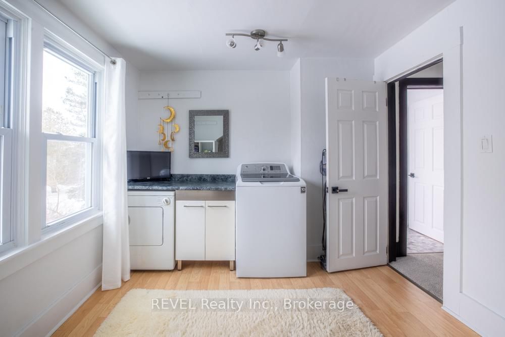 Detached House for sale at 3852 Highland Drive, Fort Erie, Ontario, L0S 1N0 - Ridgeway - MLS: X12836116