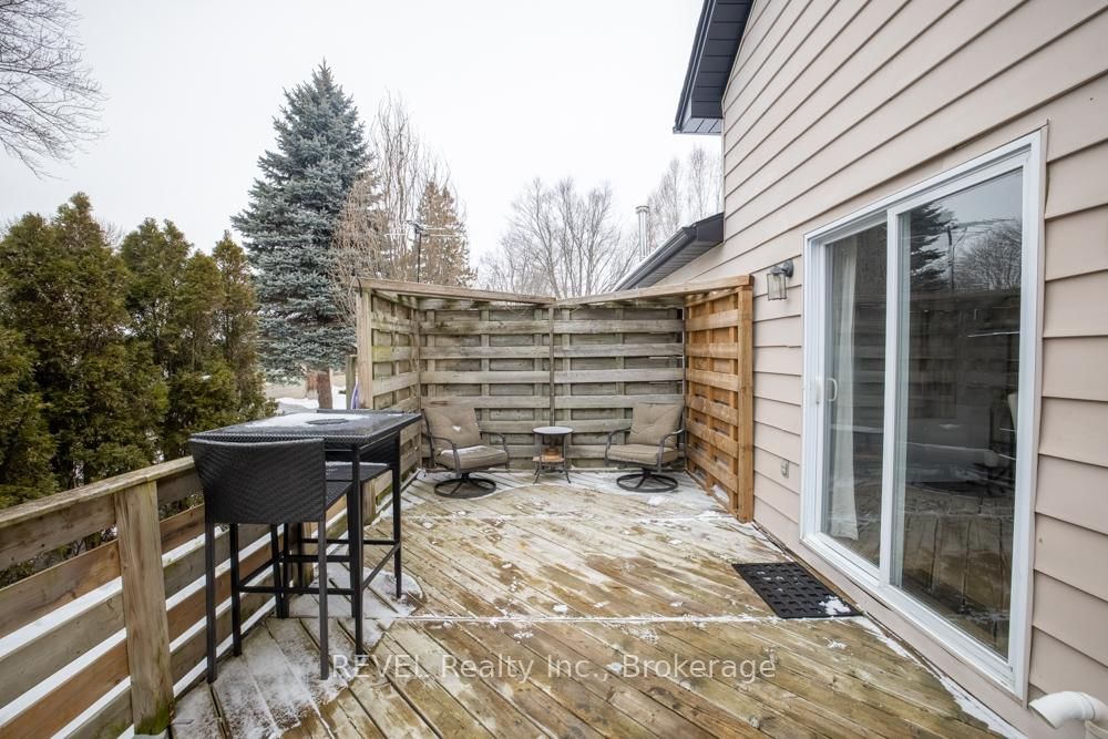 Detached House for sale at 3852 Highland Drive, Fort Erie, Ontario, L0S 1N0 - Ridgeway - MLS: X12836116