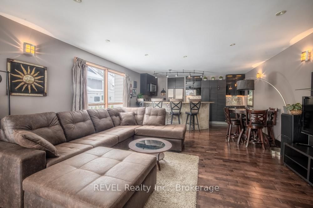 Detached House for sale at 3852 Highland Drive, Fort Erie, Ontario, L0S 1N0 - Ridgeway - MLS: X12836116