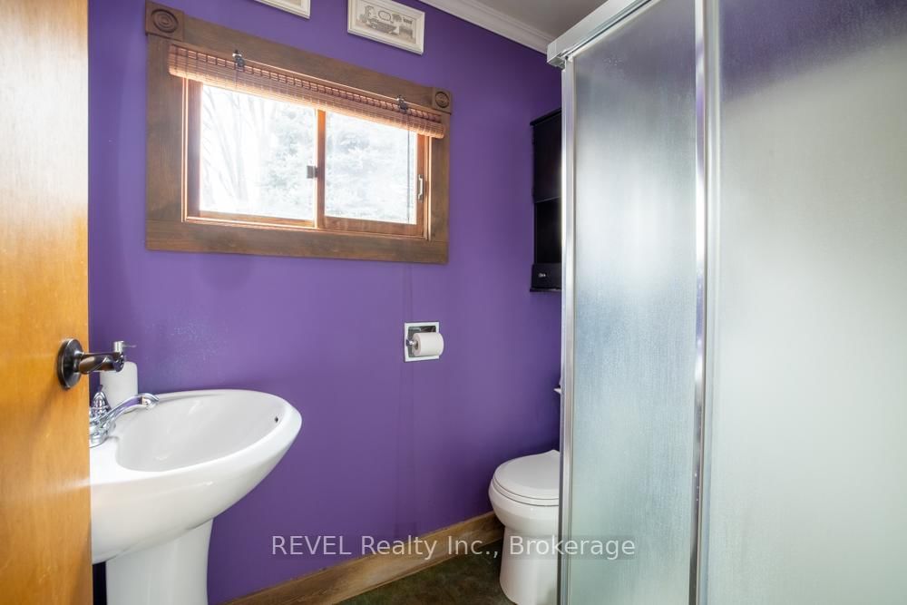 Detached House for sale at 3852 Highland Drive, Fort Erie, Ontario, L0S 1N0 - Ridgeway - MLS: X12836116