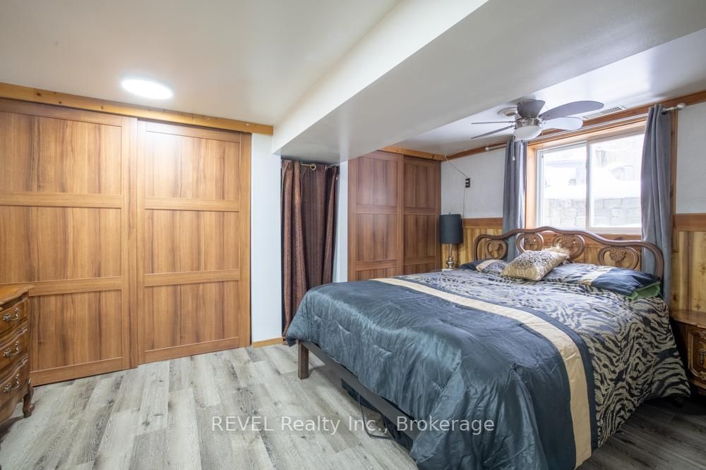 Detached House for sale at 3852 Highland Drive, Fort Erie, Ontario, L0S 1N0 - Ridgeway - MLS: X12836116