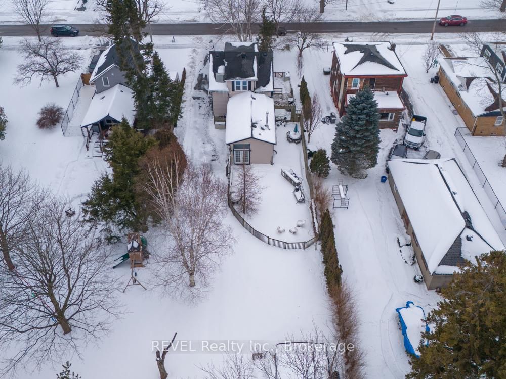 Detached House for sale at 3852 Highland Drive, Fort Erie, Ontario, L0S 1N0 - Ridgeway - MLS: X12836116