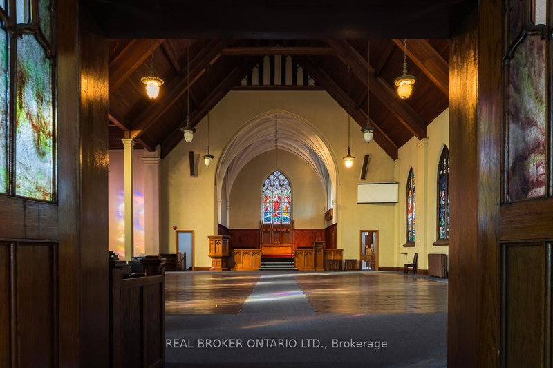 1401 KING St E, Hamilton, L8M 3M1 | Image 3